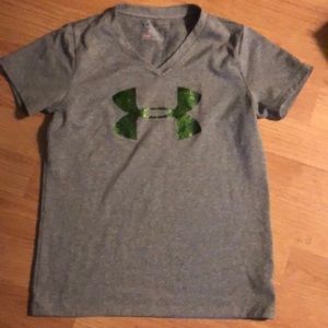 Girls under armour tee